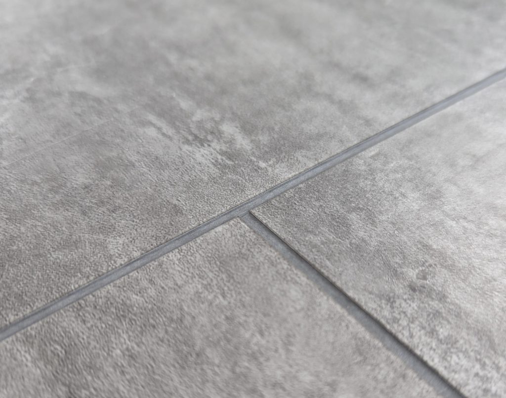 Täuschend echte Fliesenoptik dank U-Fuge bei tilo Designböden tilo Vinylboden mit U-Fuge